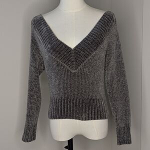 H&M Divided Plush Deep V Sweater Top Women's Size Small Long Sleeve Gray Soft